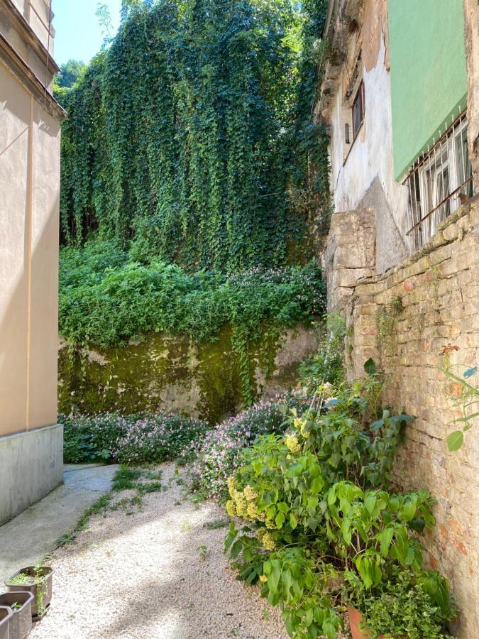 West Studio Apartment Sarajevo Ngoại thất bức ảnh